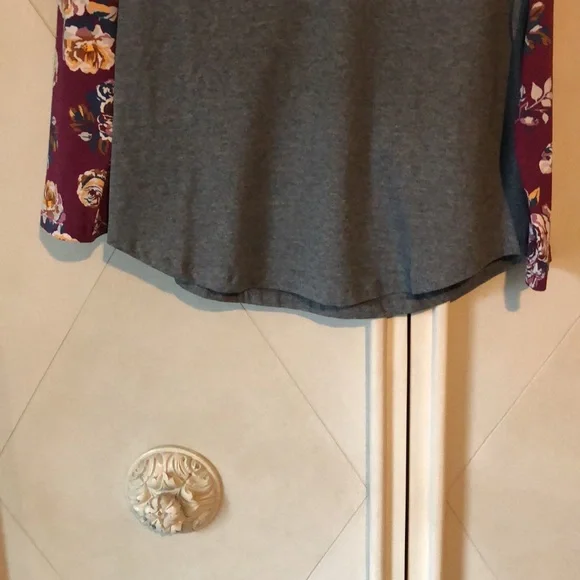 Matilda Jane Long Sleeve Shirt with Flower Pattern on Sleeves Size L - Picture 5 of 5